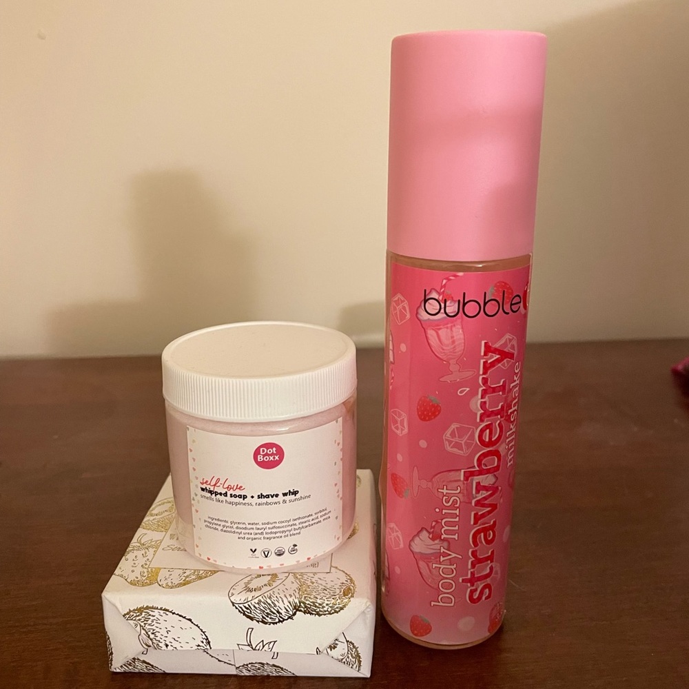Strawberry scented spa set